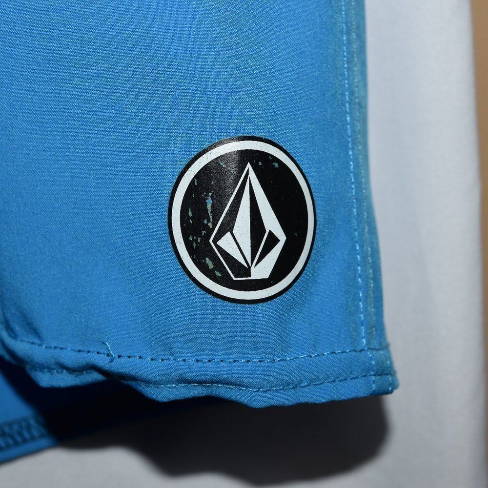 Volcom swiming trunk - Picture 3 of 7